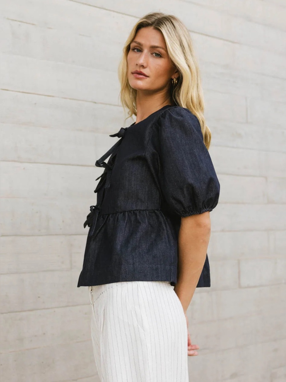 EUC Bohme Navy Chambray Peplum Bow Puff Sleeve Blouse Dark Wash - Picture 3 of 10